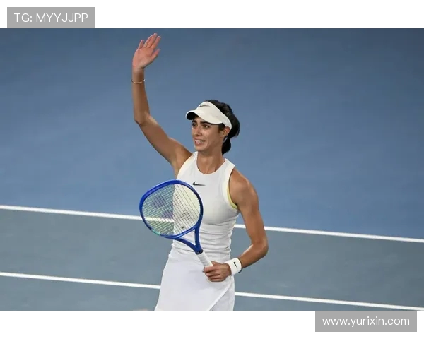 达尼洛:从足球场上的闪耀星辰到生活中的坚韧勇者